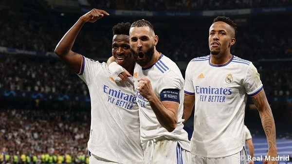 Huy hiệu và màu áo của Real Madrid