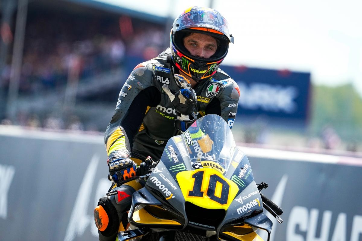 Luca Marini - Huyền Thoại MotoGP F1 Điển Trai Người Ý