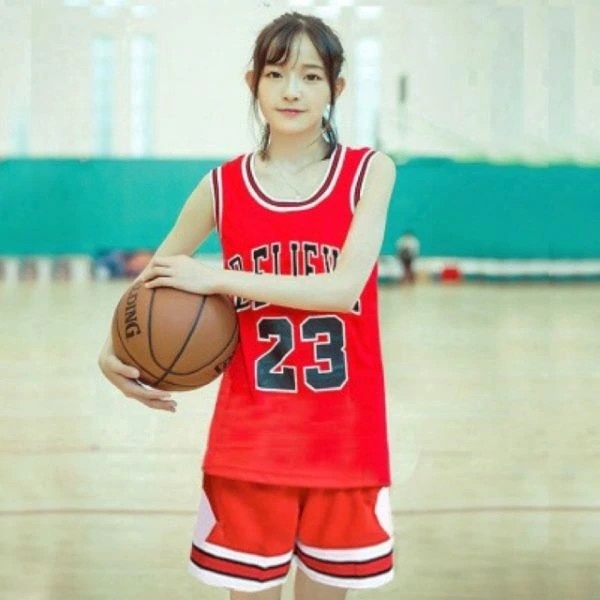 Hình ảnh nữ cầu thủ bóng rổ 