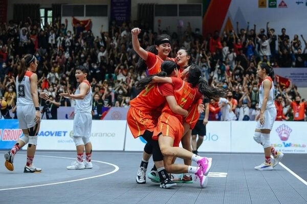 Đội hình bóng rổ nữ Việt Nam 3x3 tranh huy chương vàng với Thái Lan