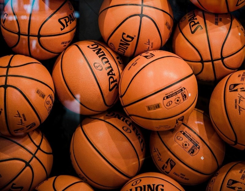 Những trái bóng đủ tiêu chuẩn sử dụng trong trận đấu bóng rổ chuyên nghiệp