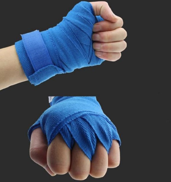 Quấn tay boxing đúng cách để bảo vệ bàn tay khi tập luyện, thi đấu