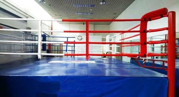 Sàn và đệm góc được sử dụng trong boxing ring