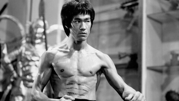 Bruce Lee là một huyền thoại võ thuật đầy tài năng và xuất chúng